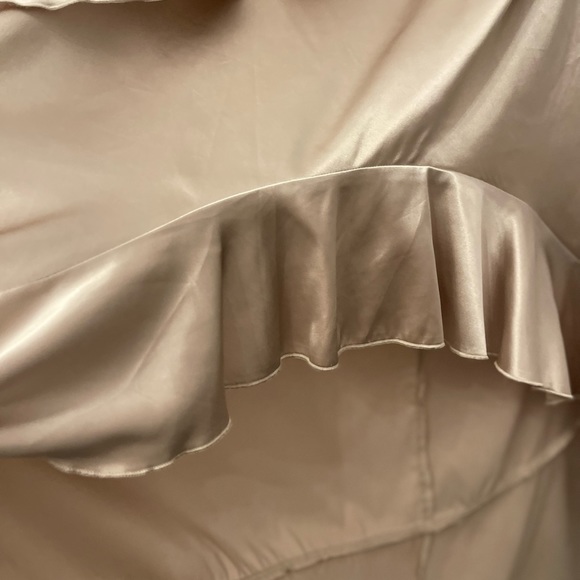 Missguided Woman’s Champage Gold Frill Hi/Low Cami Dress size: 8 NWOT - Picture 7 of 14